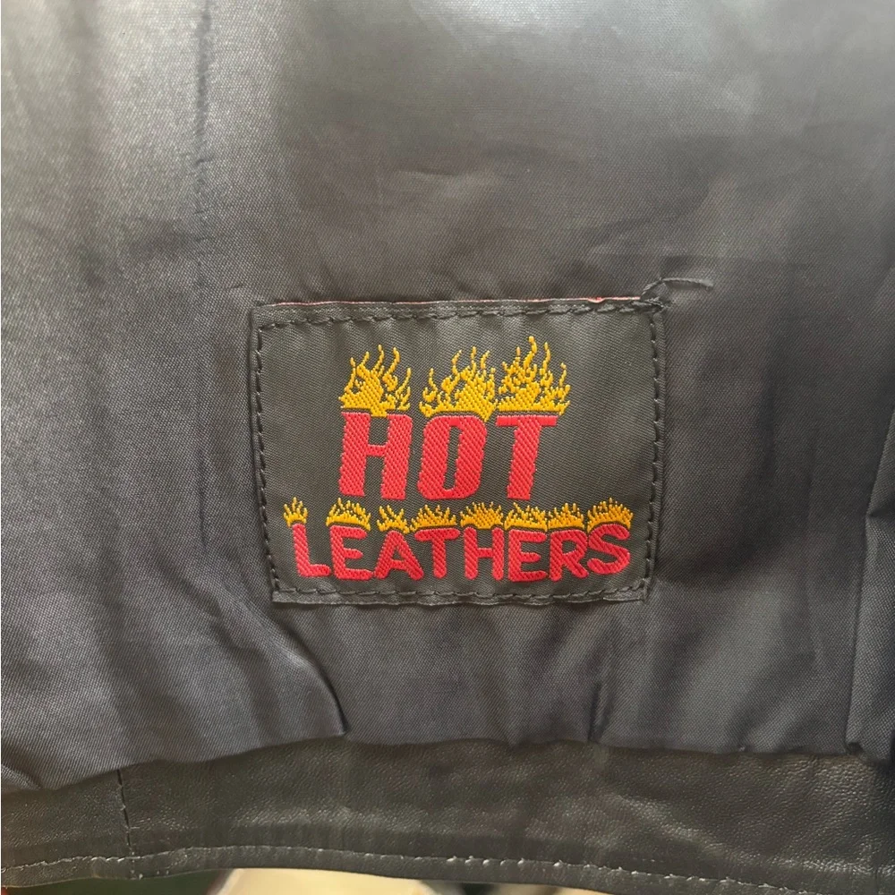 Hot Leather Cropped Black Leather Vest - Picture 10 of 10